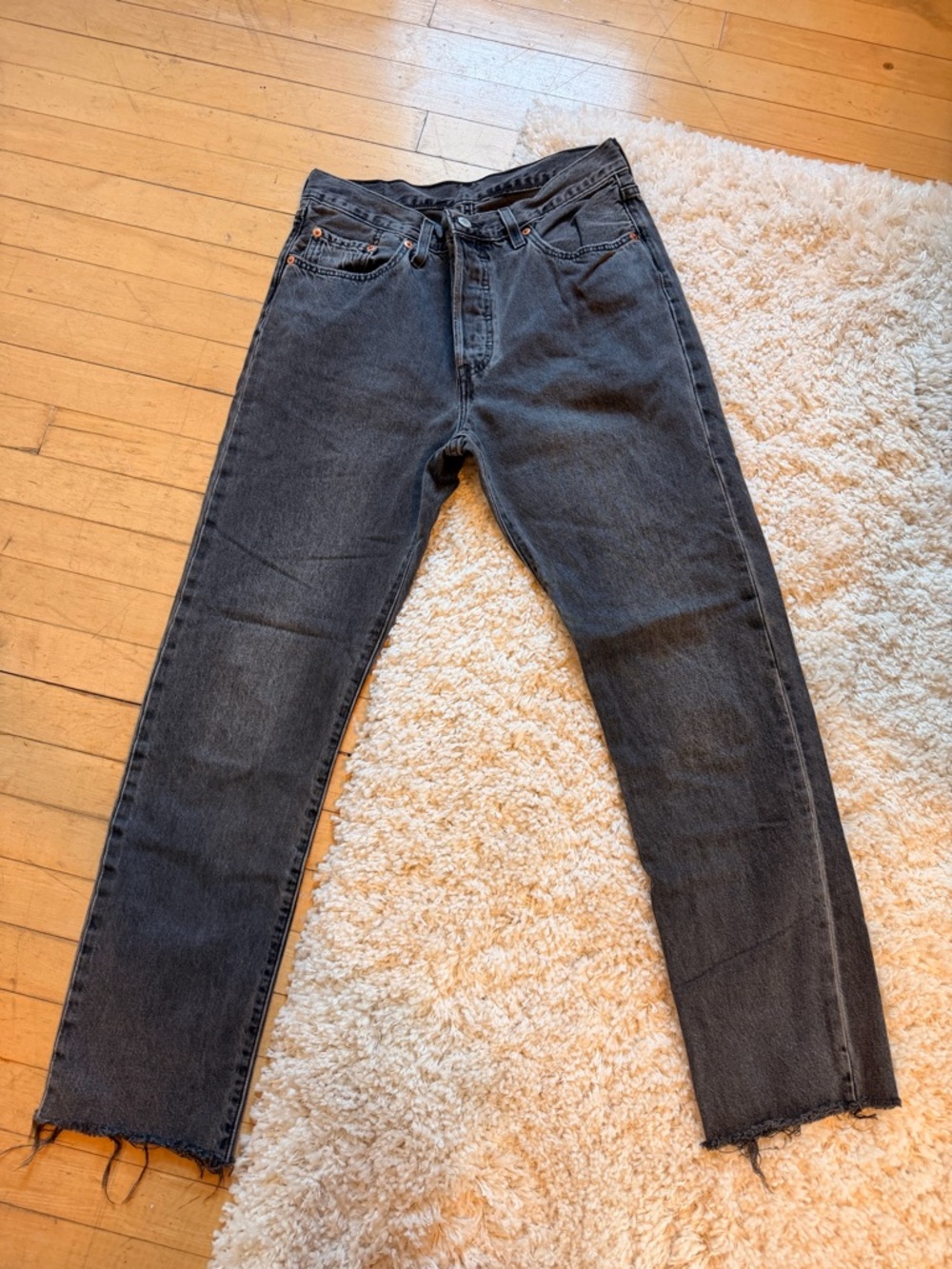 Levi’s Women’s 501 Gray Raw Hem Button Fly Jeans Sized 29